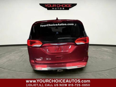 Used 2019 Chrysler Pacifica Touring Plus image 4