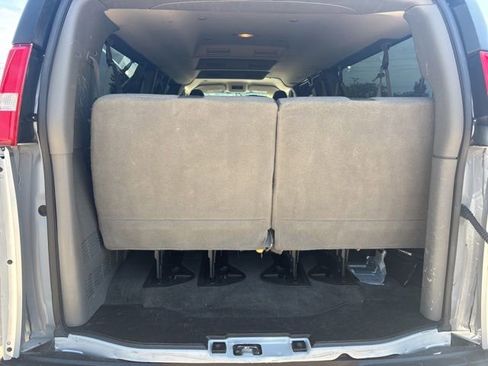 Used 2018 Chevrolet Express 3500 LT w/ LT Preferred Equipment Group RWD image 13