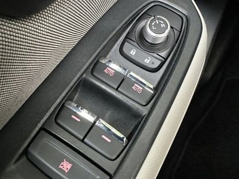 Used 2025 Subaru Forester Premium image 17