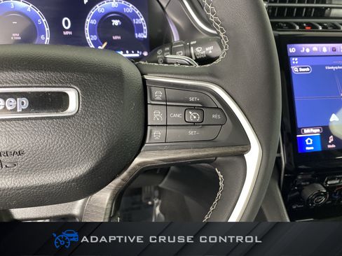Used 2024 Jeep Grand Cherokee Limited AWD/4WD image 25
