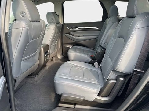 Used 2019 Buick Enclave Essence image 13