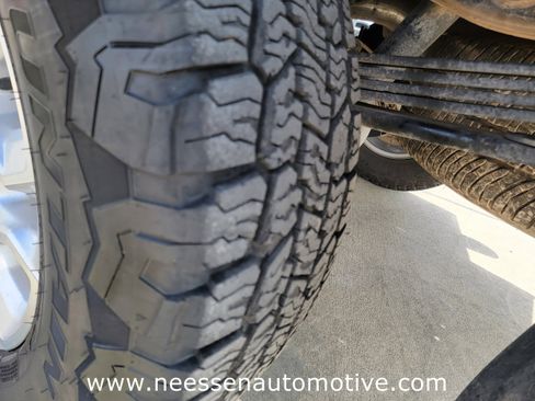 Used 2022 Chevrolet Silverado 2500 LT w/ Convenience Package image 35