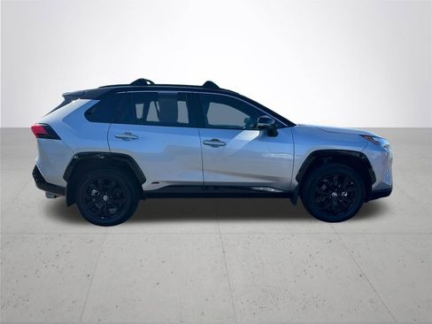 Used 2022 Toyota RAV4 XSE AWD/4WD image 6
