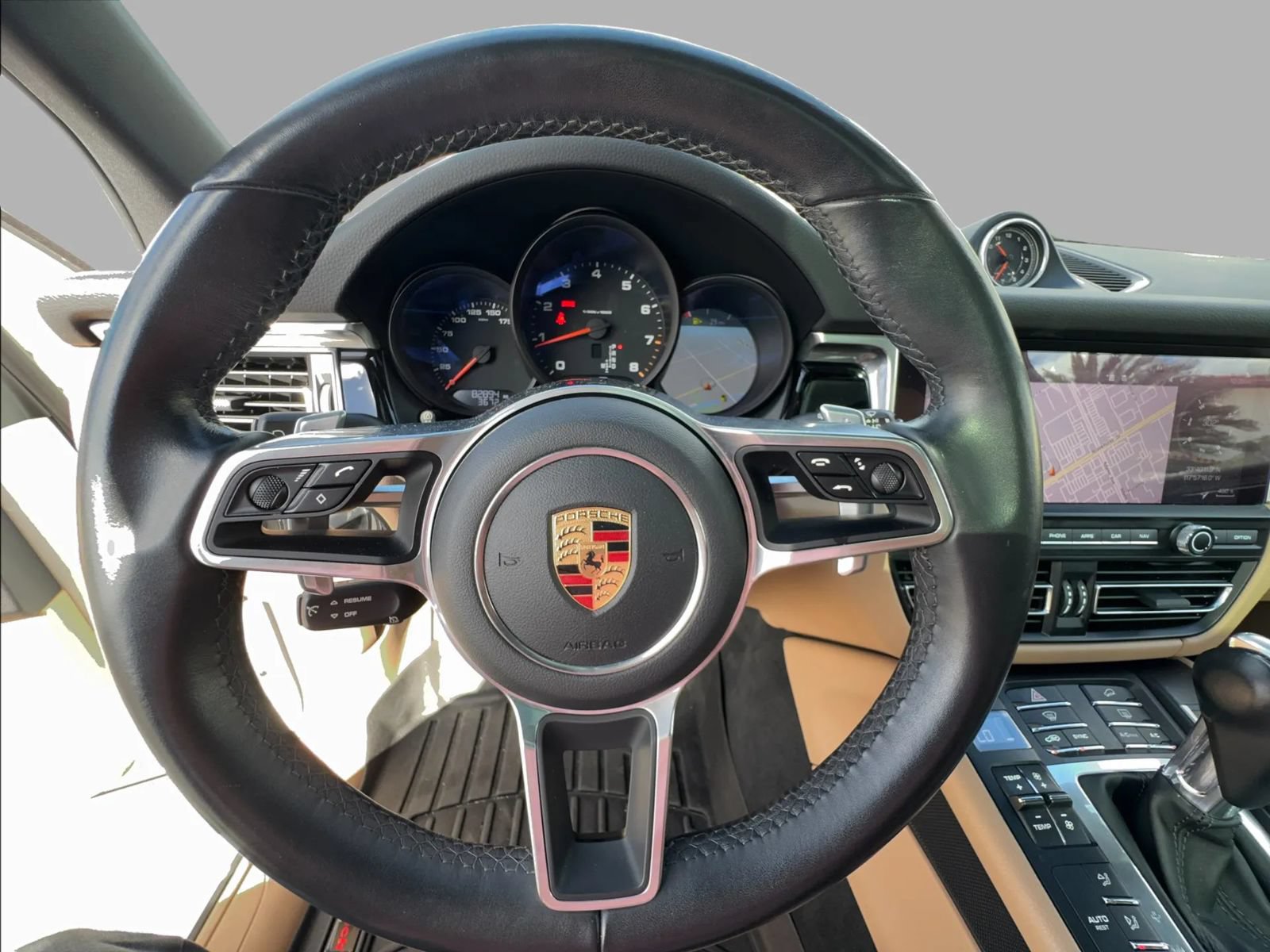 Used 2019 Porsche Macan AWD/4WD image 26