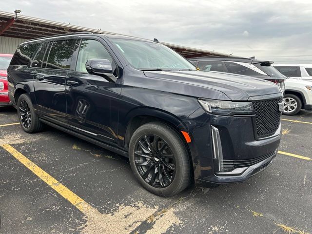 Used 2023 Cadillac Escalade ESV Sport Platinum w/ LPO, ONYX Package AWD/4WD image 7