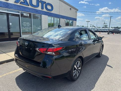 Used 2025 Nissan Versa SV image 4