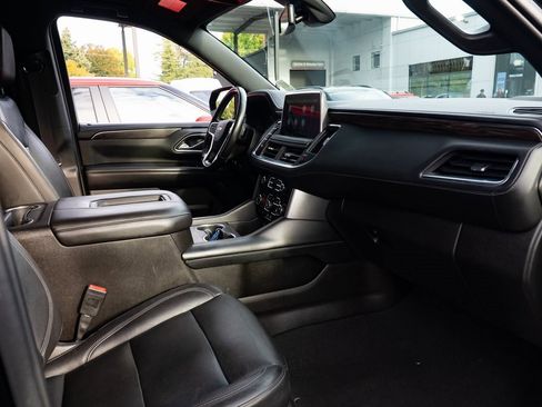 Used 2021 Chevrolet Suburban LT image 25