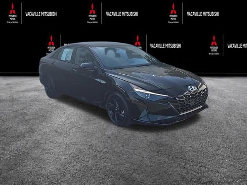 Used 2023 Hyundai Elantra Blue FWD image 2