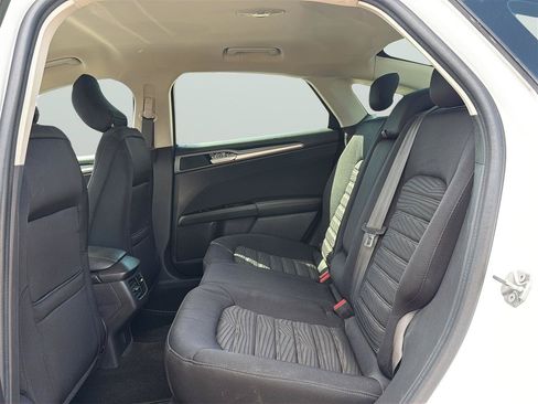 Used 2016 Ford Fusion SE FWD image 14