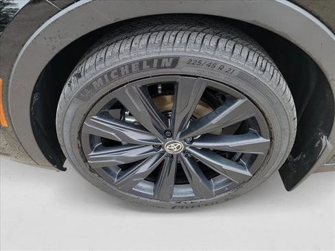 Used 2025 Toyota Crown Nightshade image 9