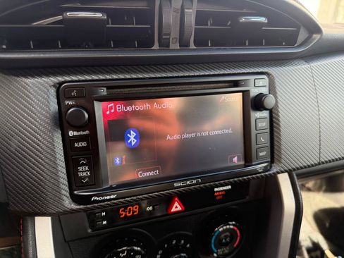 Used 2015 Scion FR-S RWD image 28