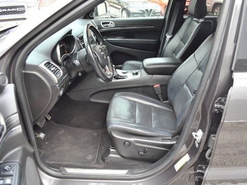 Used 2021 Jeep Grand Cherokee Limited w/ Luxury Group II image 17