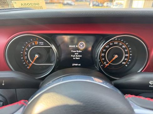 Used 2023 Jeep Gladiator Rubicon w/ Cold Weather Group image 14
