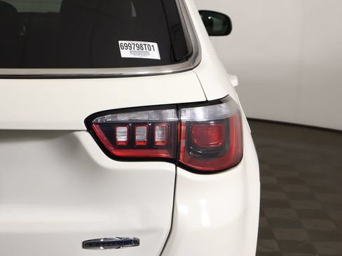 Used 2019 Jeep Compass Latitude FWD image 13