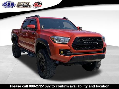 Used 2018 Toyota Tacoma TRD Off-Road RWD image 1