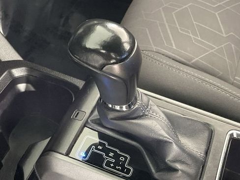 Used 2016 Toyota Tacoma TRD Sport image 34