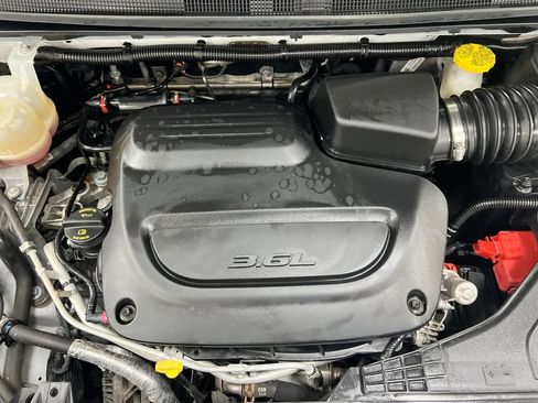 Used 2023 Chrysler Voyager LX FWD image 25