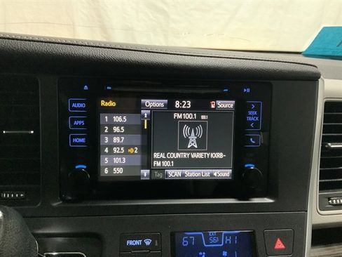 Used 2015 Toyota Sienna XLE image 24