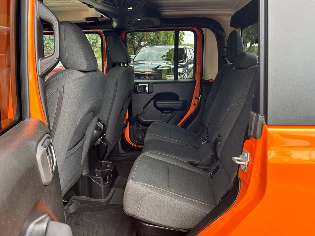 Certified 2025 Jeep Gladiator Mojave AWD/4WD image 14