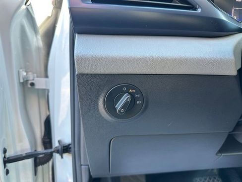 Used 2022 Volkswagen Taos SE image 21