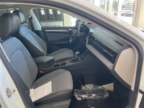 New 2026 Volkswagen Jetta SE FWD image 27