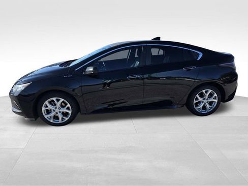 Used 2018 Chevrolet Volt Premier w/ Driver Confidence Package image 4