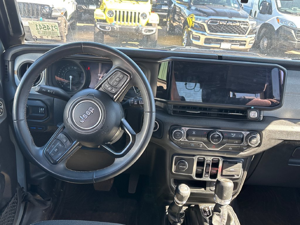 Used 2024 Jeep Wrangler Unlimited w/ LED Headlamp & Fog Lamp Group AWD/4WD image 8