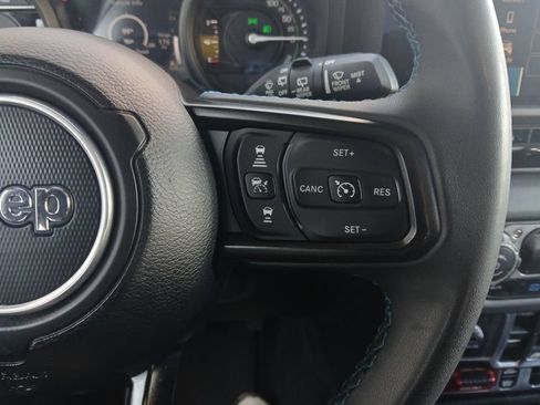 Used 2024 Jeep Wrangler Unlimited Rubicon 4xe AWD/4WD image 25