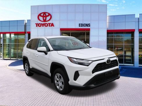 Used 2025 Toyota RAV4 LE AWD/4WD image 1