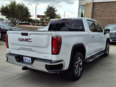 New 2026 GMC Sierra 1500 SLT image 3