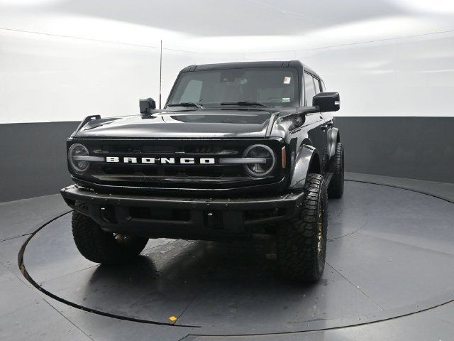 Used 2022 Ford Bronco Outer Banks AWD/4WD image 2