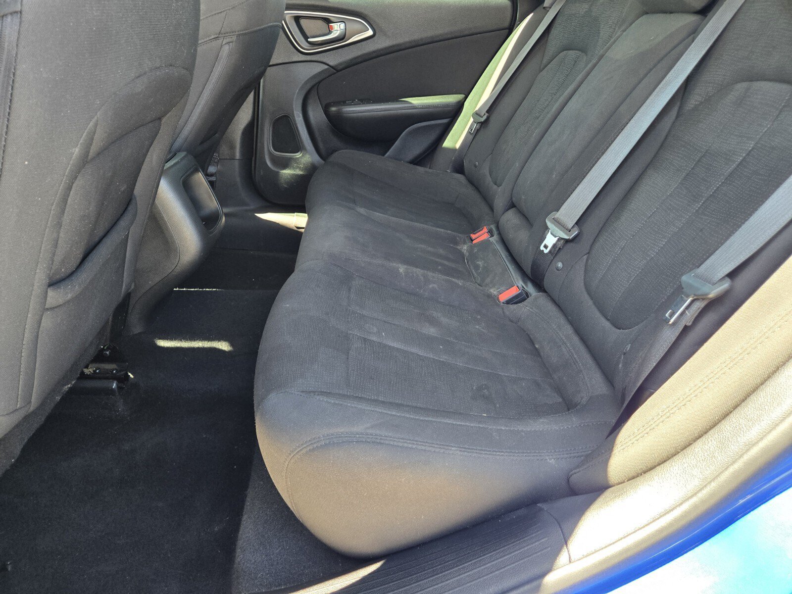 Used 2015 Chrysler 200 Limited w/ Convenience Group FWD image 7