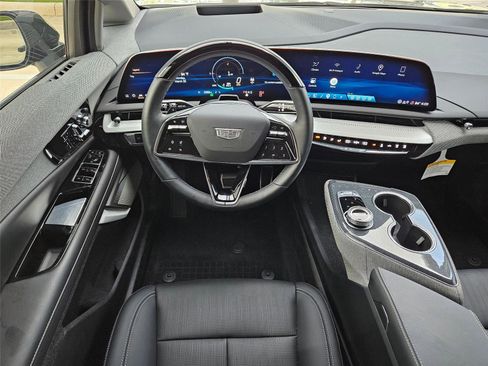 New 2026 Cadillac Optiq Sport 2 w/ LPO, Floor Liner Package AWD/4WD image 12