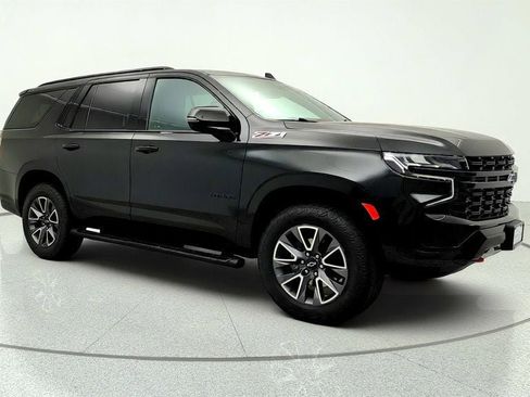 Used 2023 Chevrolet Tahoe Z71 w/ Luxury Package AWD/4WD image 3