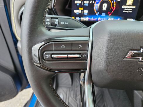 Used 2024 Chevrolet Colorado ZR2 w/ Technology Package image 18