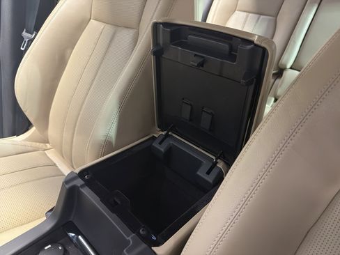 Used 2017 Land Rover Discovery Sport HSE image 21