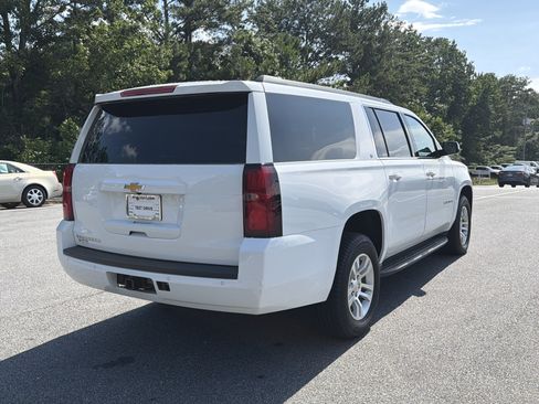 Used 2020 Chevrolet Suburban LT AWD/4WD image 8