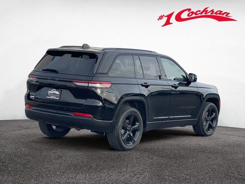 Used 2023 Jeep Grand Cherokee Altitude AWD/4WD image 29