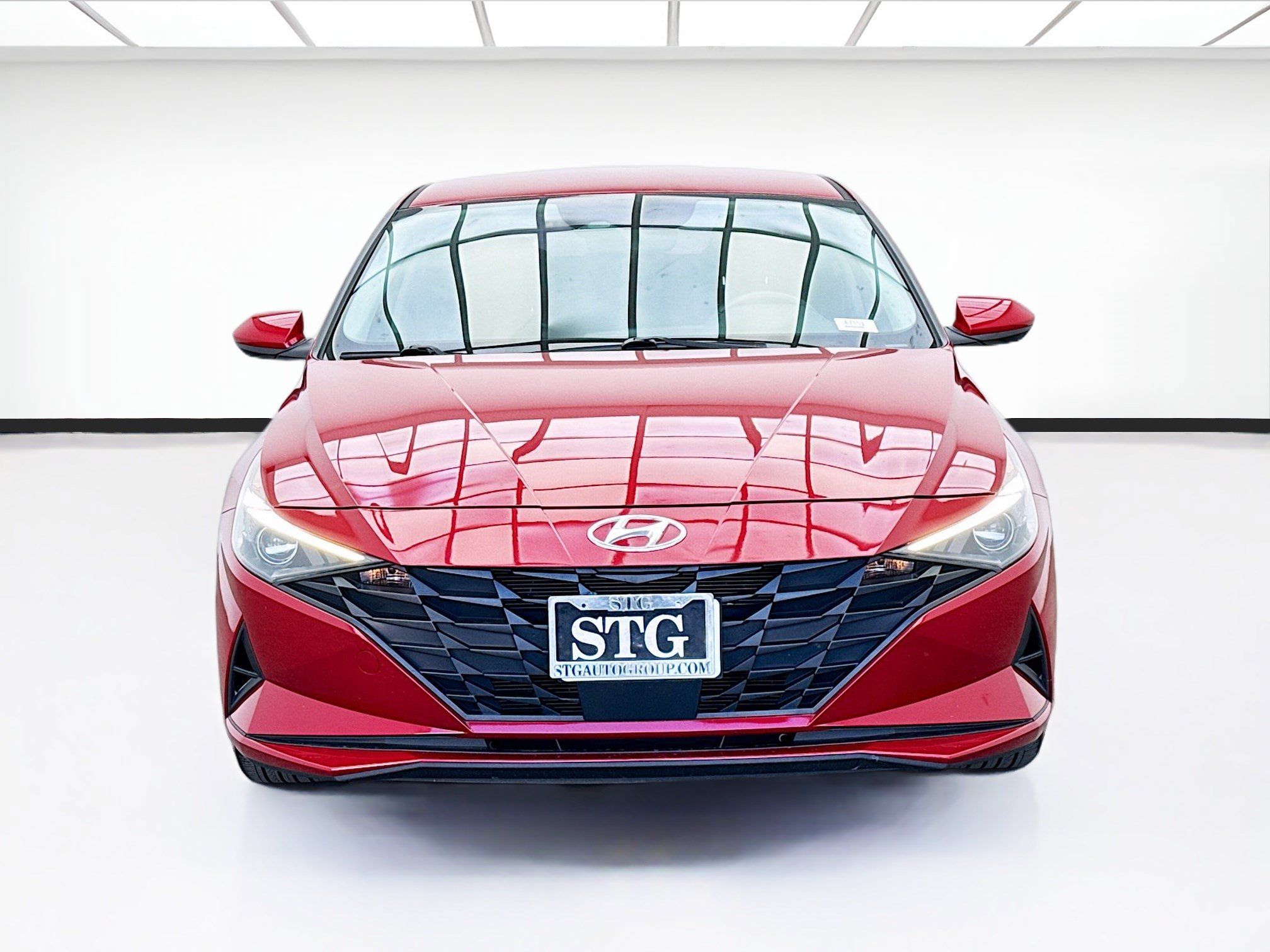 Used 2023 Hyundai Elantra SEL w/ Convenience Package FWD image 2