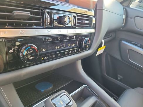 New 2026 Nissan Pathfinder SL FWD image 17