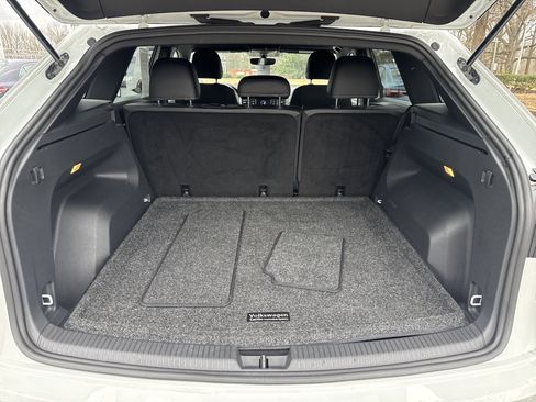 Used 2022 Volkswagen Atlas Cross Sport SE image 8