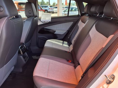 Used 2023 Volkswagen ID.4 Pro RWD image 11