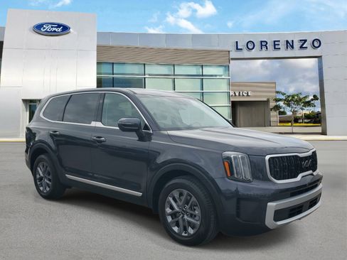 Used 2025 Kia Telluride LX FWD image 3