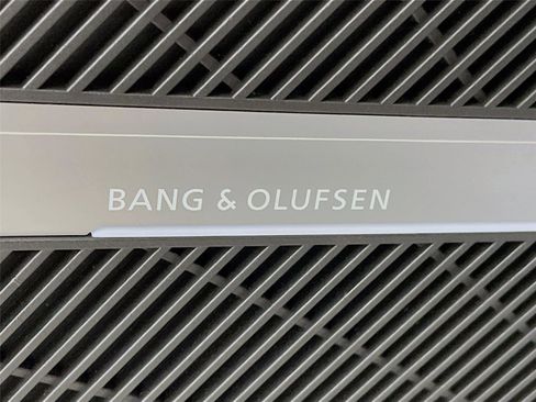 Used 2025 Audi Q5 e Premium Plus w/ Premium Plus Package image 24