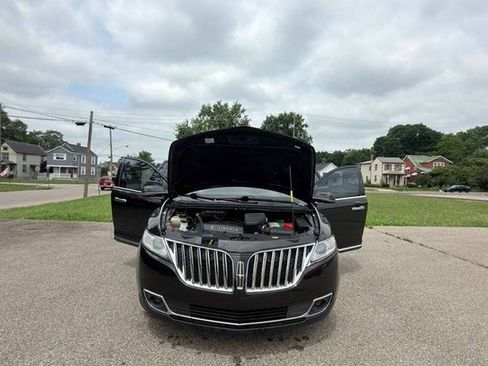 Used 2014 Lincoln MKX AWD w/ Equipment Group 102A image 4