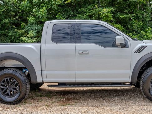 Used 2017 Ford F150 Raptor w/ Equipment Group 802A Luxury AWD/4WD image 6