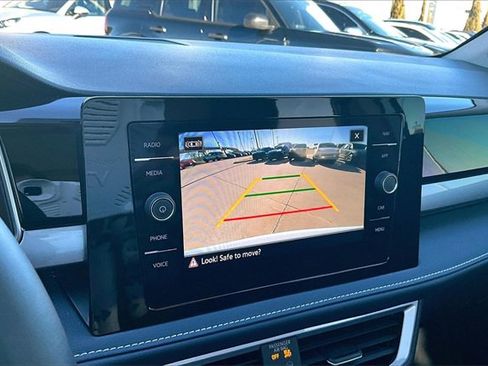 Used 2025 Volkswagen Taos SEL image 23