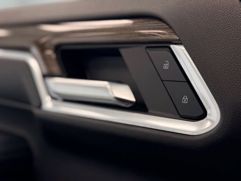 Used 2024 Chevrolet Silverado 2500 LT w/ Midnight Edition image 18