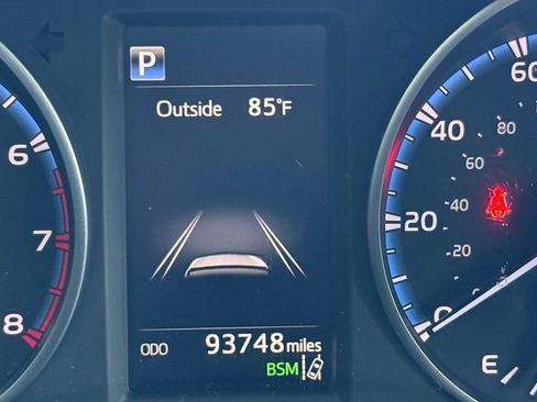 Used 2018 Toyota RAV4 XLE AWD/4WD image 23