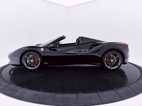Used 2018 Ferrari 488 Spider RWD image 21